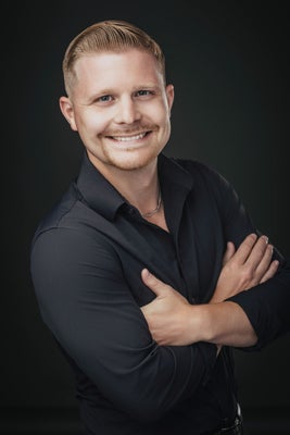 Portrait of Nick Oosting,